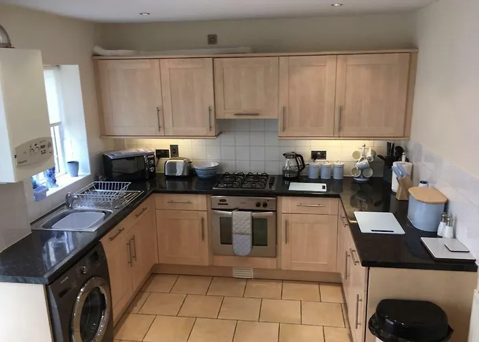 Stunning House In Felinheli Marina