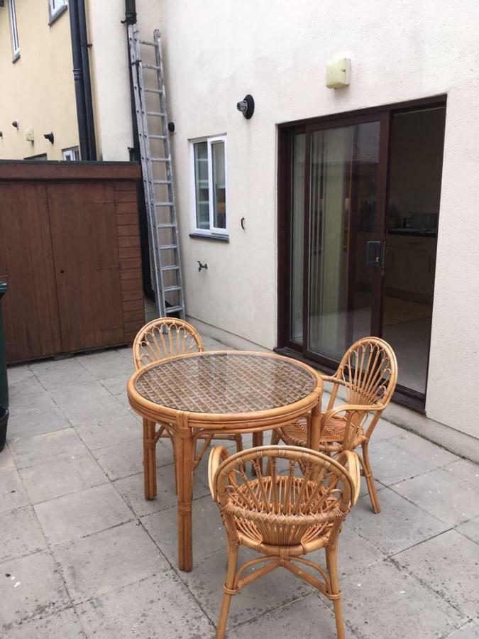 Stunning House In Felinheli Marina *