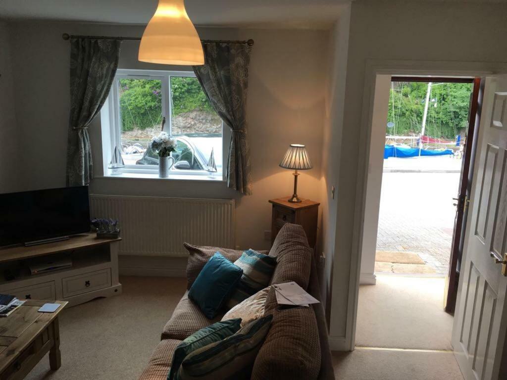 Stunning House In Felinheli Marina * Y Felinheli